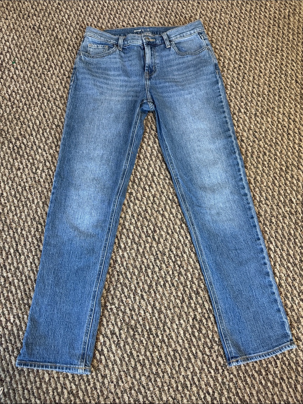Old Navy Straight Leg Jeans in Medium Blue Wash Short Length